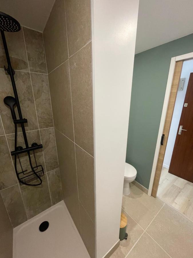Studio Climatise Piscine Et Proche Plage Sanary-sur-Mer Ngoại thất bức ảnh