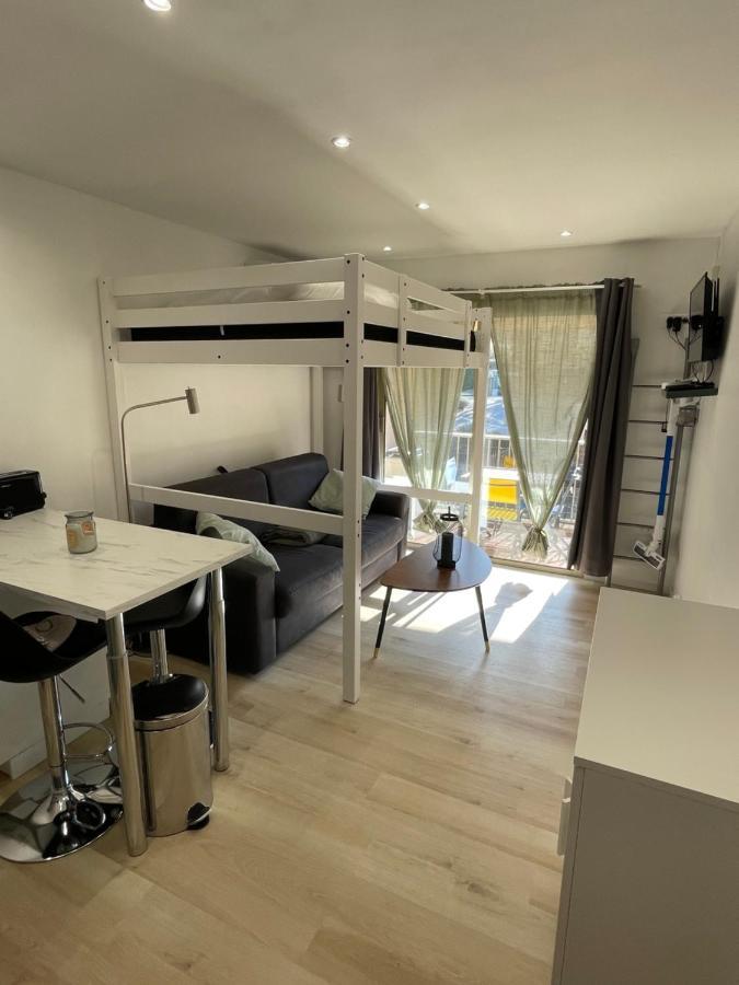 Studio Climatise Piscine Et Proche Plage Sanary-sur-Mer Ngoại thất bức ảnh