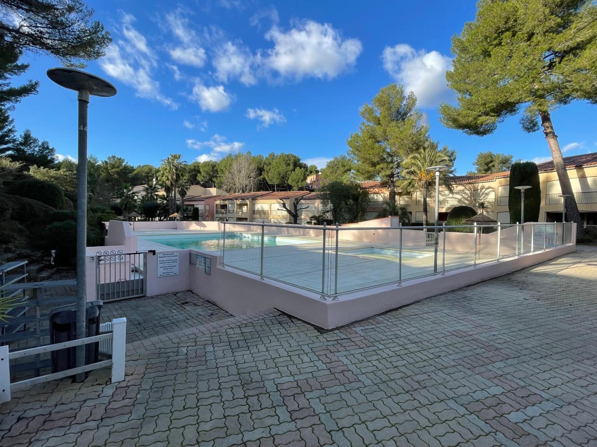 Studio Climatise Piscine Et Proche Plage Sanary-sur-Mer Ngoại thất bức ảnh